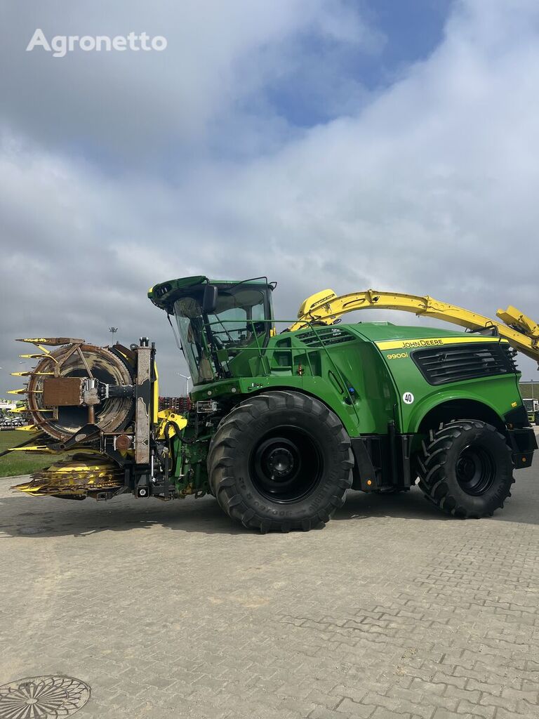 John Deere 9900i forage harvester