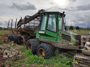 John Deere 810 D forwarder