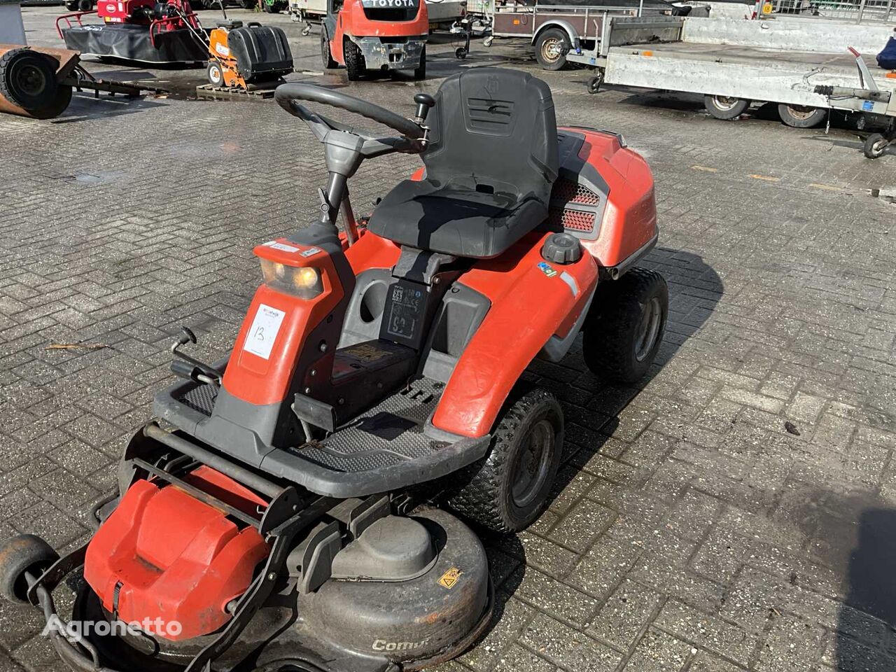 2019 Husqvarna Rider 216TAWD Zitmaaier lawn tractor