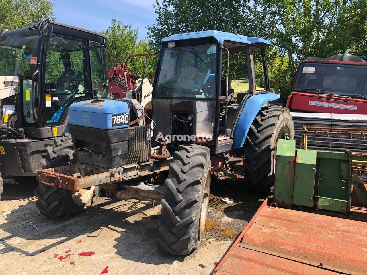 Ford 7840 FOR PARTS vineyard tractor for parts