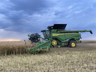 John Deere X9 1100 grain harvester
