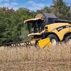 New Holland CX780 grain harvester