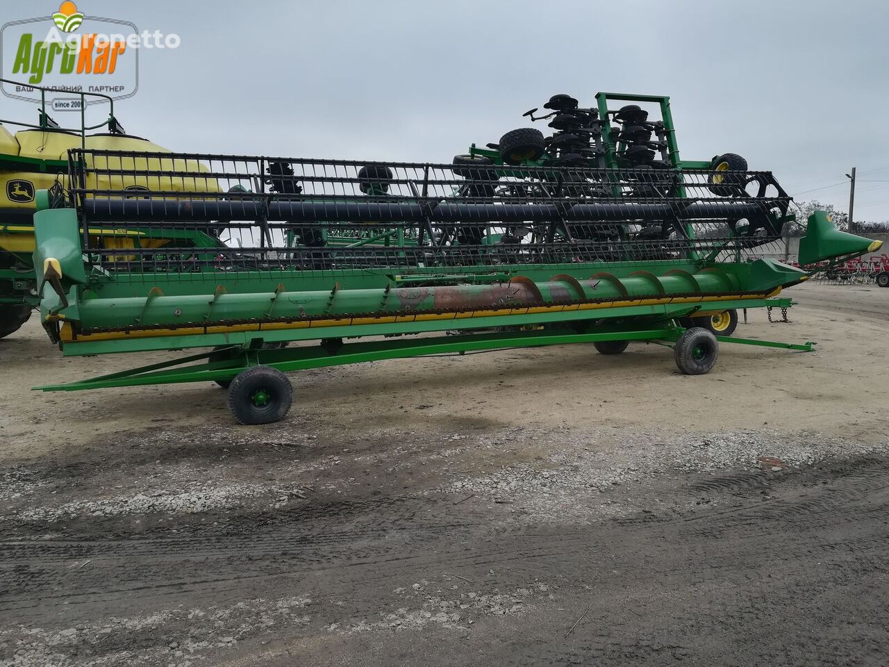 John Deere 930 Flex 9m s telezhkoy  grain header