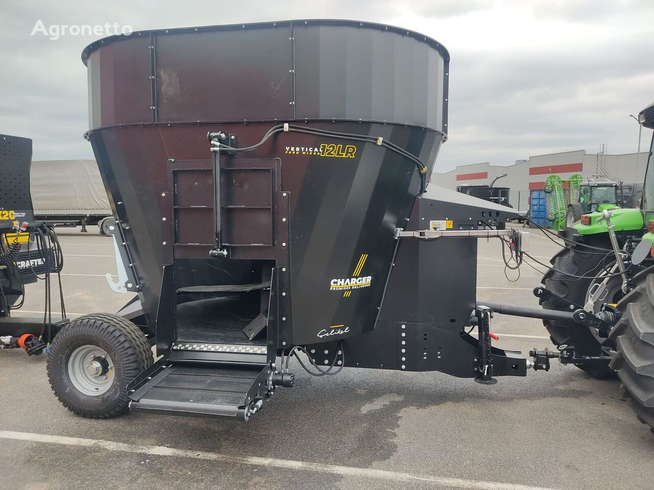 new Celikel CHARGER - VERTICAL FEED MIXER - 12 M3