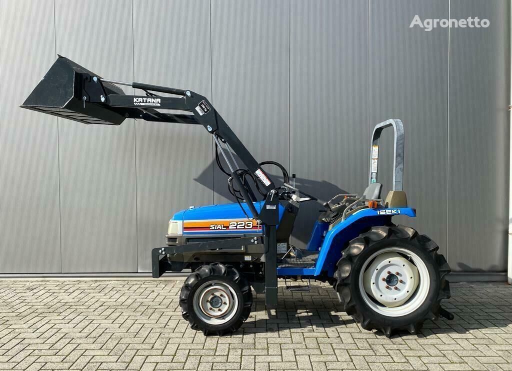 Iseki Sial 223F 4wd 26pk met nieuwe voorlader en laadbak mini tractor