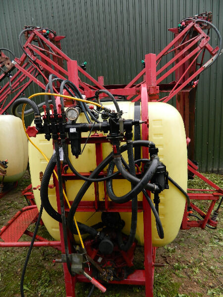 Hardi 600 mounted sprayer