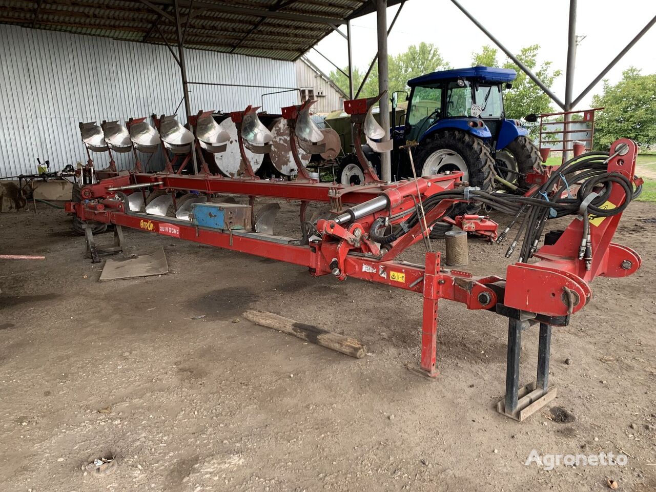 Quivogne Atlant 8 reversible plough