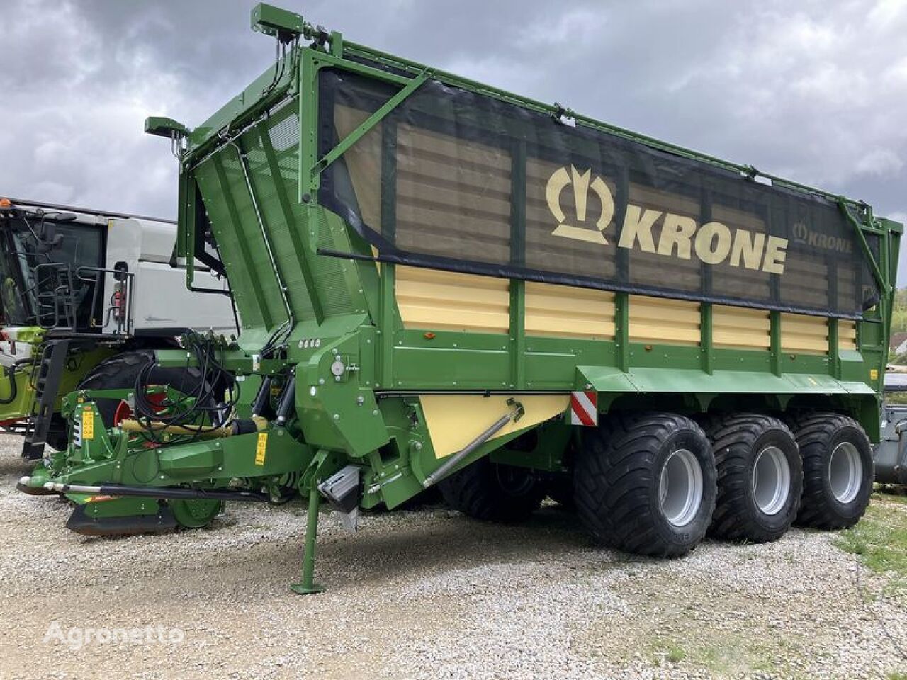 new Krone TX 460  self-loading wagon