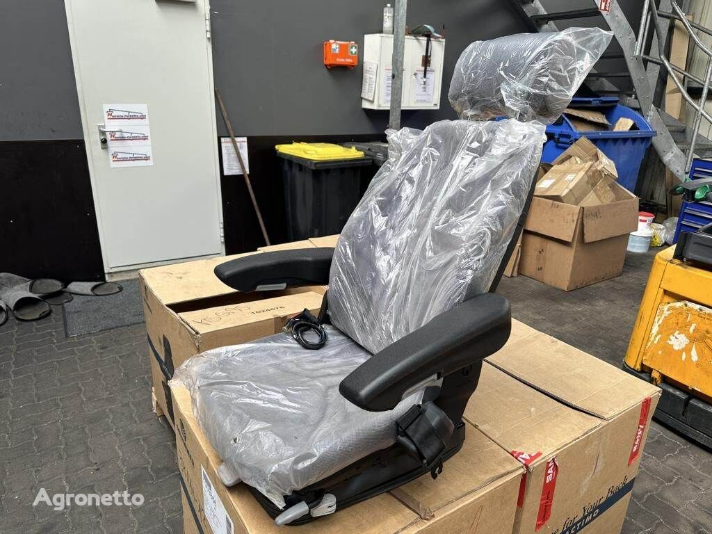 Grammer MSG95G seat for wheel tractor