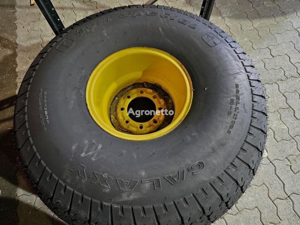 John Deere Hjulsett tractor tire