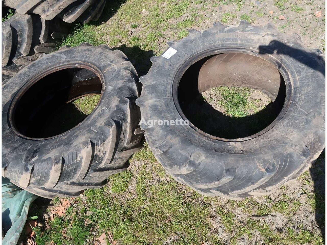 Taurus 480/65 R 28 tractor tire