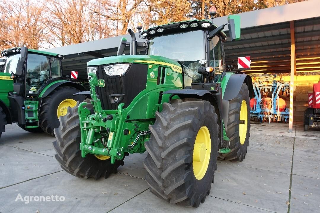 John Deere 6R215 wheel tractor