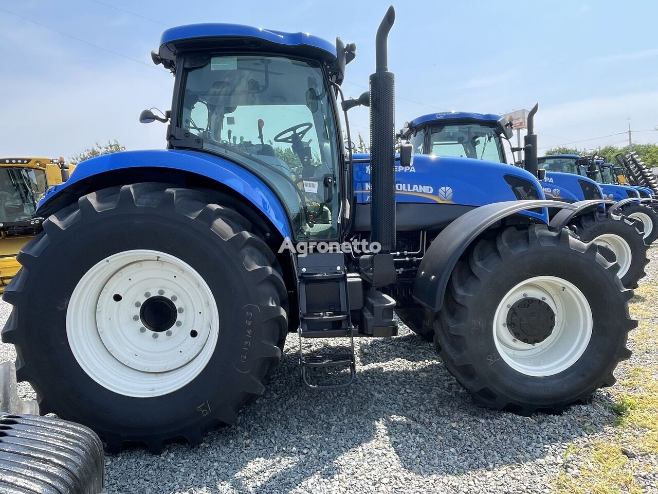 new New Holland T7060 wheel tractor